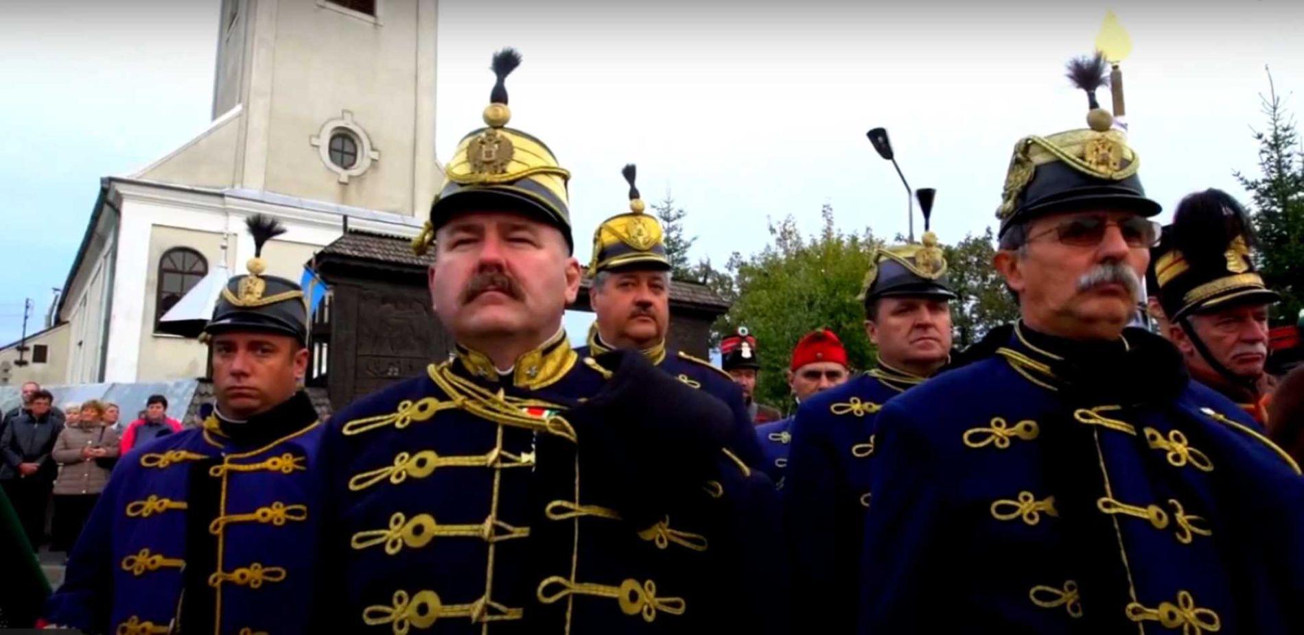 Elaludtam bajuszomat